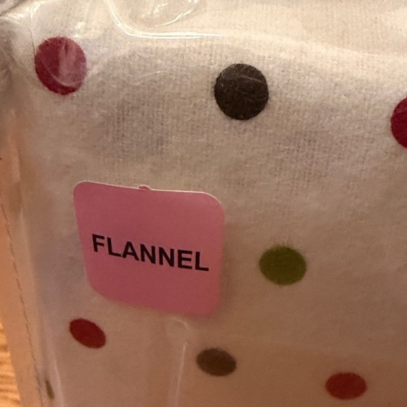 Polka Dot Flannel Queen Sheet Set NEW! - Picture 3 of 8